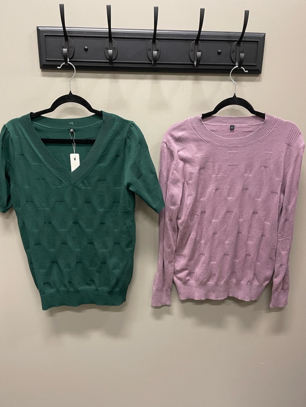 Women's Short Sleeve V-Neck Sweater - Forest Green